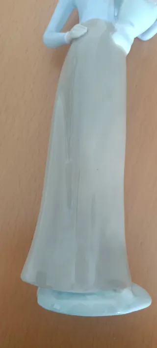 FIGURA PORCELANA CASADES