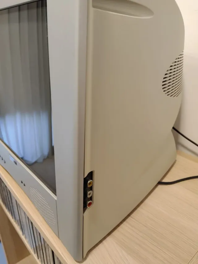 Televisore a tubo 14"