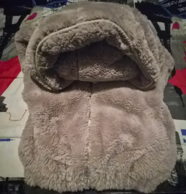 Chaqueta corta pelo peluche beige