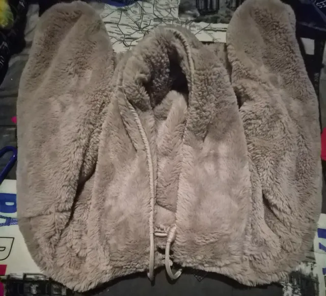 Chaqueta corta pelo peluche beige