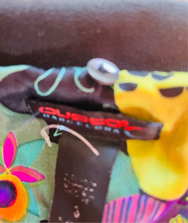 Abrigo diseño CUSTO BARCELONA Lana y Seda. Negro