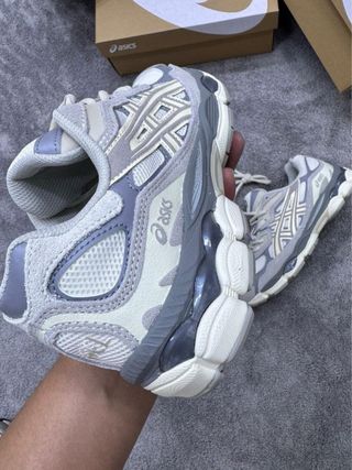 Asics Gel Zapatillas Gris y Blanco