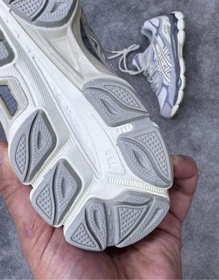 Asics Gel Zapatillas Gris y Blanco