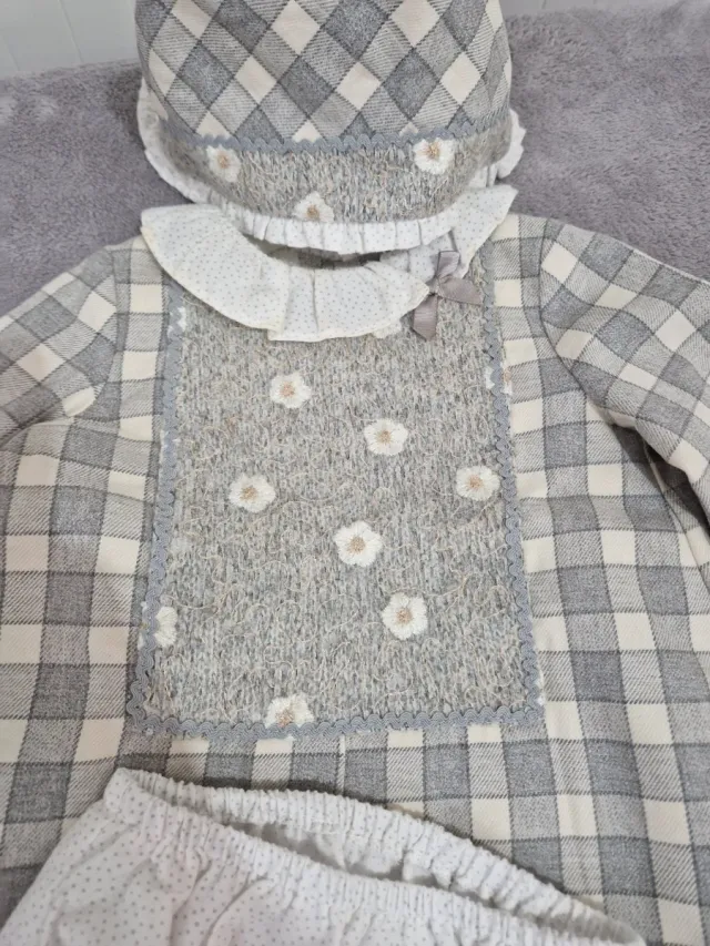 Conjunto vestido, braguitas y capota