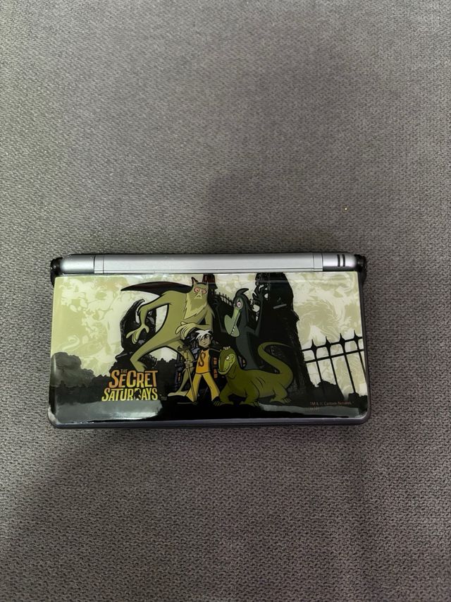 Nintendo DS Plata + 4 Juegos