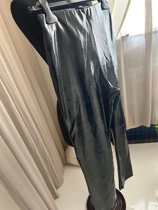 Pantaloni Tezenis effetto pelle neri donna M
