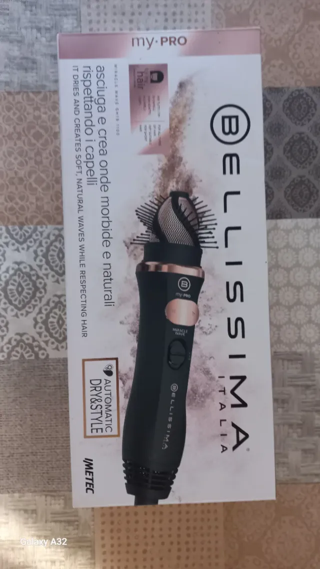 Modellatore ad aria per capelli