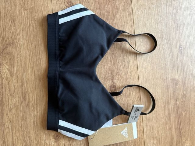 Sujetador deportivo Adidas negro
talla XS