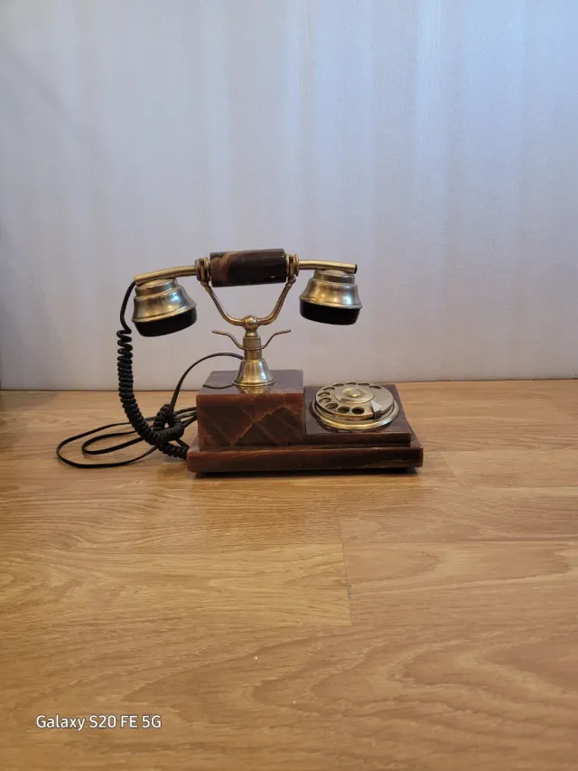 Teléfono Vintage Onix Ricci Paolo chapado Oro 24 k