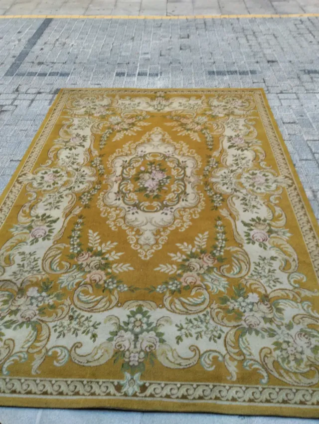 Alfombra estilo clásico floral