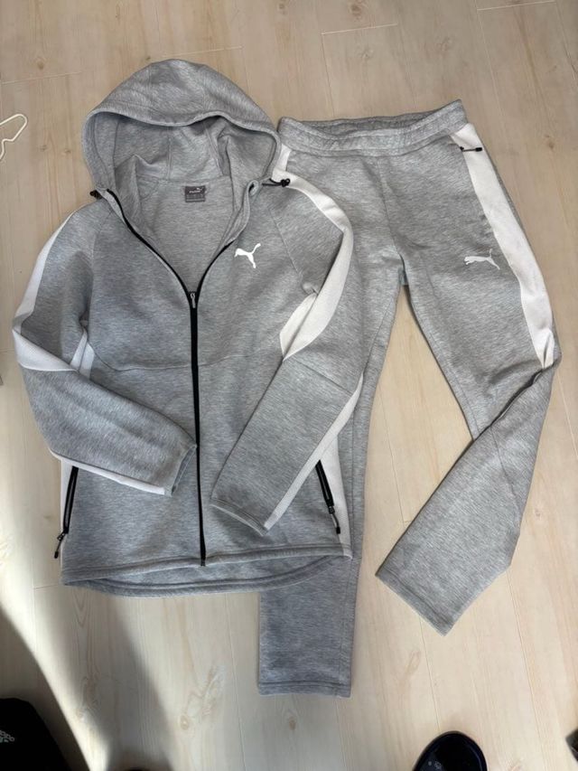 • NEGOCIABLE Chándal Puma Gris y Blanco
