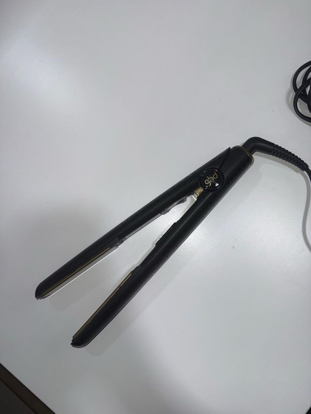 Plancha GHD 5.0 Negra y Dorada