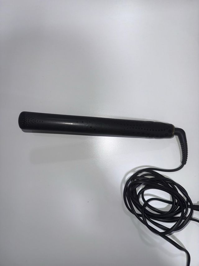 Plancha GHD 5.0 Negra y Dorada