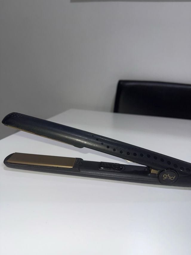 Plancha GHD 5.0 Negra y Dorada