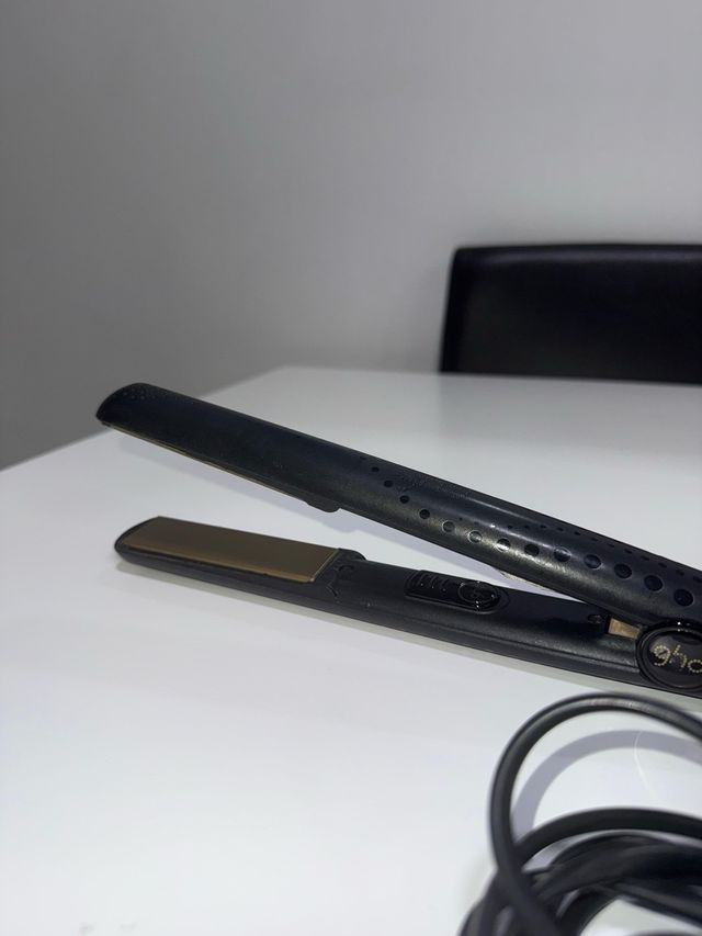 Plancha GHD 5.0 Negra y Dorada