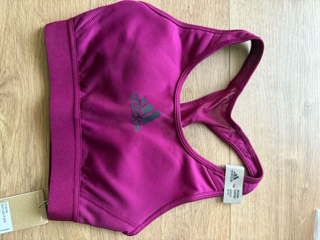 Sujetador deportivo Adidas morado
talla XS