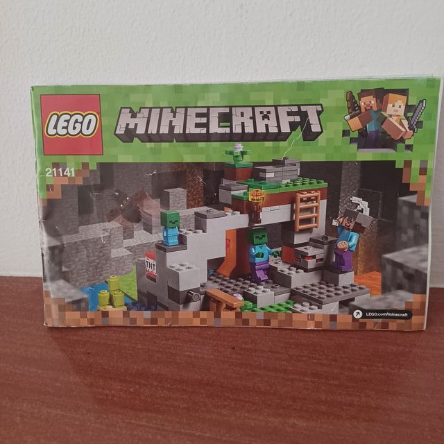 LEGO Minecraft Set 21141 La Cueva del Zombie