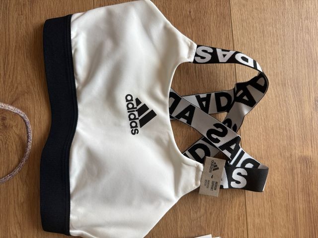 Sujetador deportivo Adidas blanco y negro
talla XS