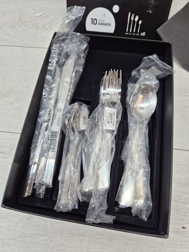 Juego de cubiertos 20 piezas ARCOS