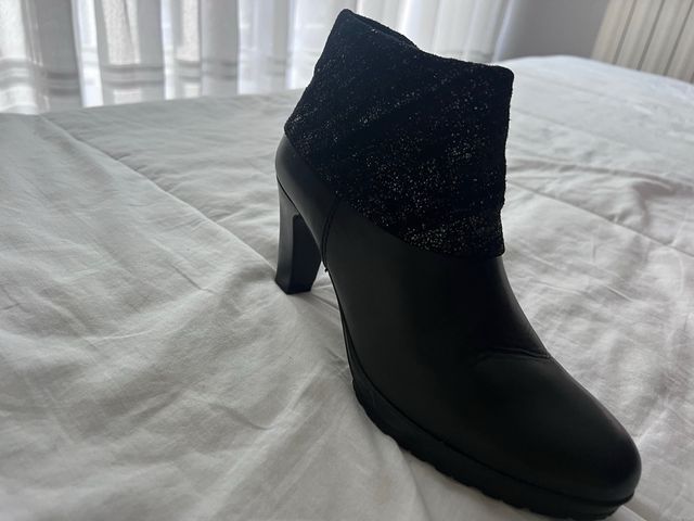 Botines negros Tamaris mujer