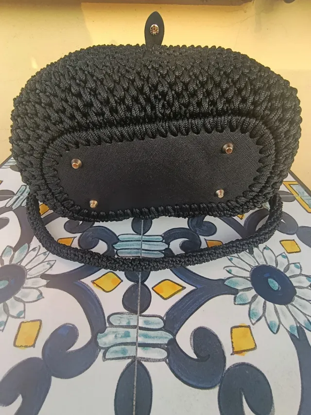 Borsa nera handmade corda intrecciata