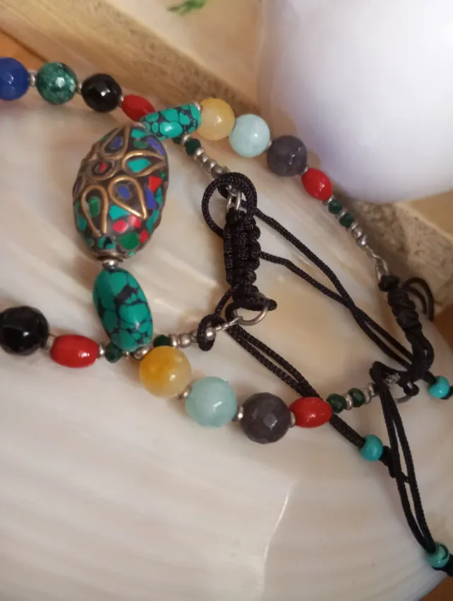 Pulseras artesanales multicolor