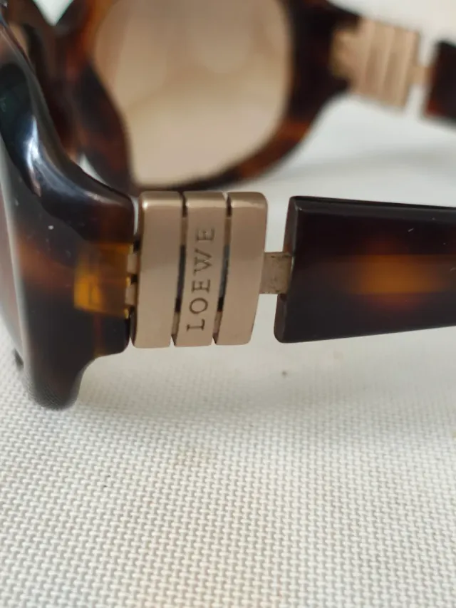 Gafas de sol Loewe marrones y doradas