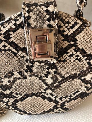 Bolso bombonera Zara piel serpiente