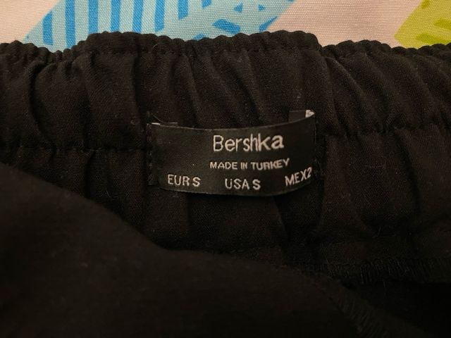 Minifalda negra Bershka con cremallera