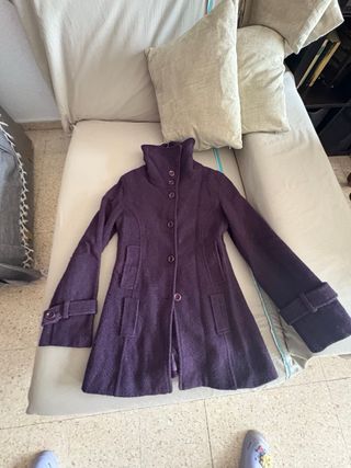 Abrigo morado de paño