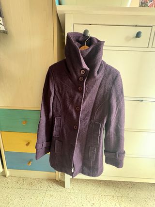 Abrigo morado de paño