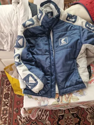 Cazadora Karl Kani Talla M Azul y Blanca