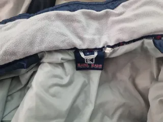 Cazadora Karl Kani Talla M Azul y Blanca