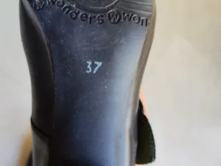 Zapatos de tacón negros con hebilla