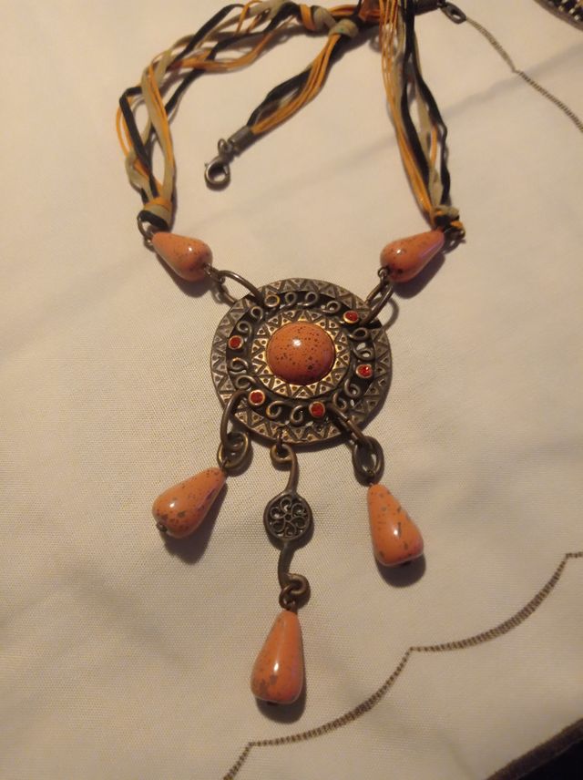 Collar tribal bohemio Vintage coral rosa