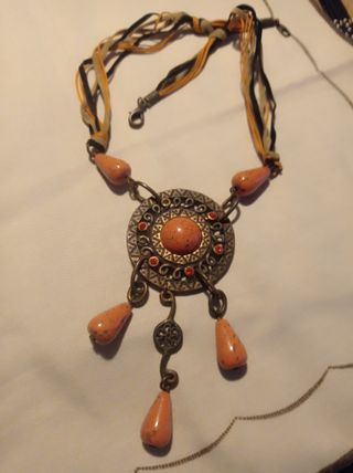 Collar tribal bohemio Vintage coral rosa