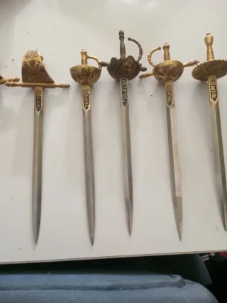 Abrecartas Toledo Set x 6 + flecha