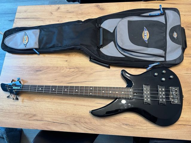 Bajo eléctrico Yamaha – Ideal para principiantes