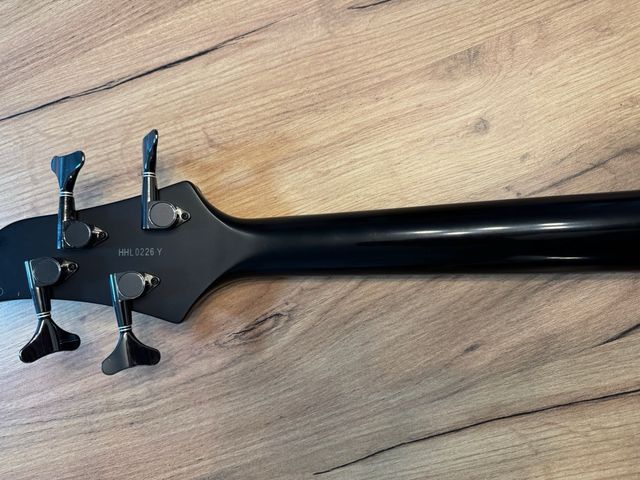 Bajo eléctrico Yamaha – Ideal para principiantes