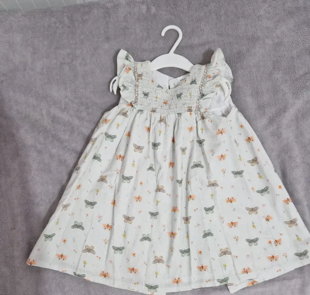 Vestido corto con mariposas