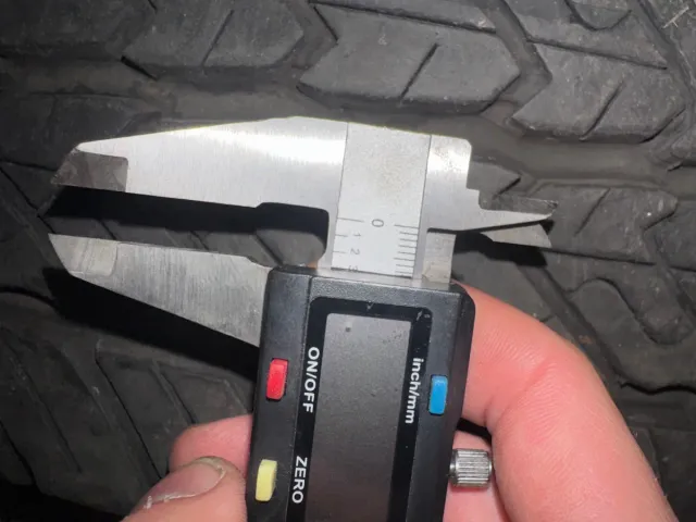 UNA dunlop Ecodrive 225/55R17C