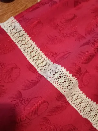 Delantal Baturra Rojo ,tela gloria antigua