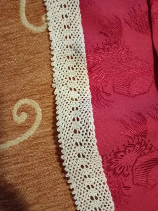 Delantal Baturra Rojo ,tela gloria antigua