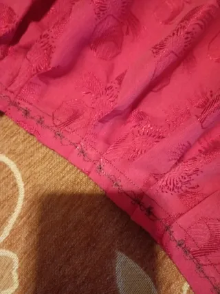 Delantal Baturra Rojo ,tela gloria antigua