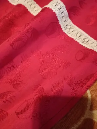 Delantal Baturra Rojo ,tela gloria antigua