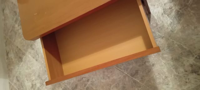 Comodini in legno a due cassetti