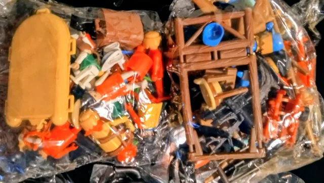 Lote Playmobil Figuras y Caballos.Mayoría del 1974