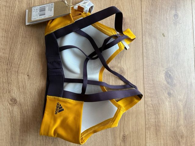 Sujetador deportivo Adidas amarillo
talla XS