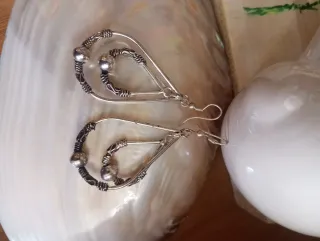 Pendientes plateados diseño artesanal