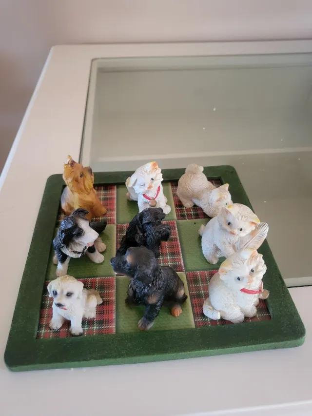 Juego Tres en Raya Perros y Gatos